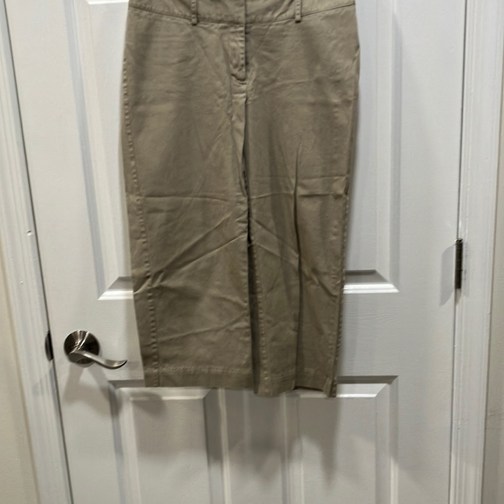 Tan Capri